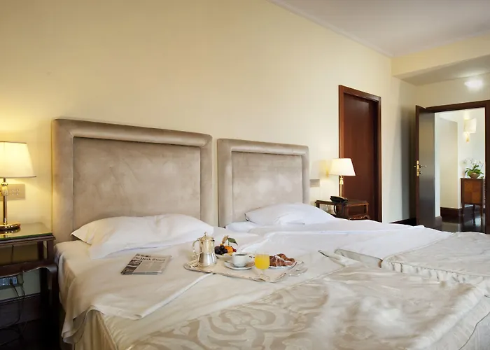 מלון Intercontinental Ambasciatori Palace By Ihg